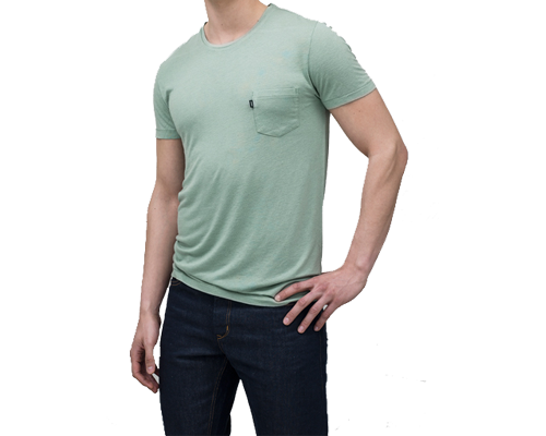 Maglietta a maniche corte, colore verde acqua,scollo rotondo, pratico taschino frontale.