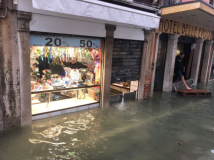 Acqua alta a Venezia: milioni di euro di danni