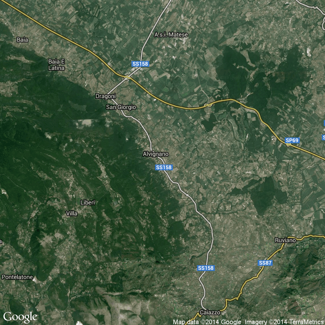 Foto hibrida aerea del comune d'Alvignano con strade e vista