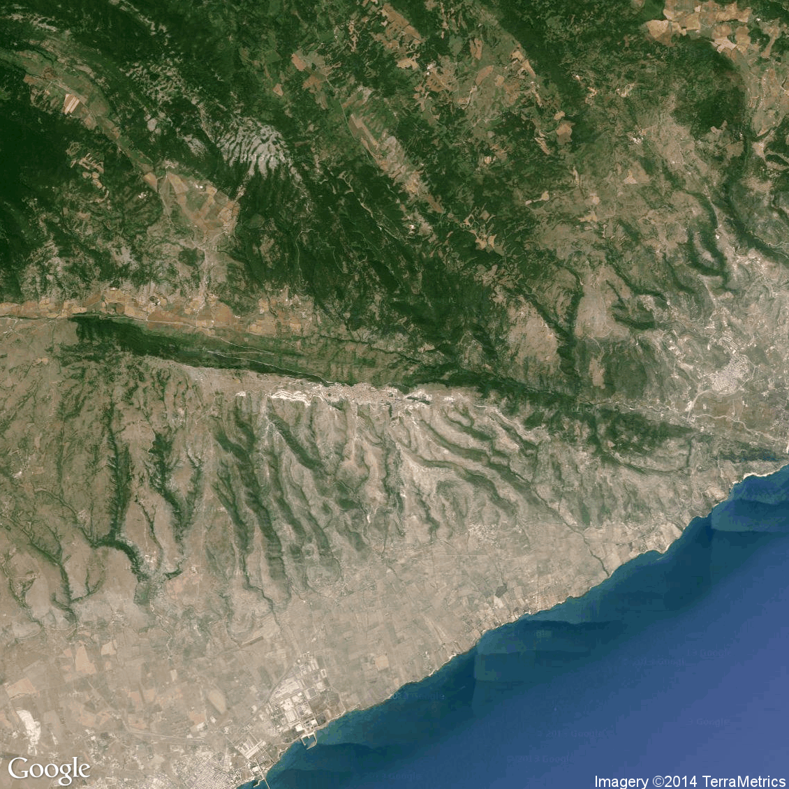 Foto aerea del Monte Sant'Angelo vista satellite